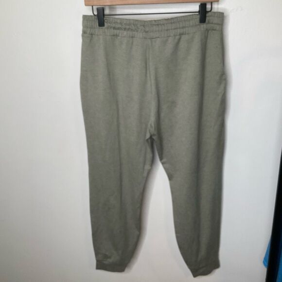 Vuori Performance Jogger - Picture 3 of 8
